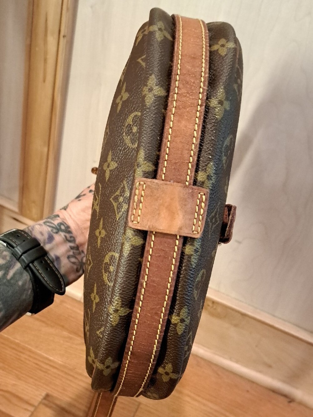 Louis Vuitton Jeune Fille GM Crossbody - Picture 6 of 16